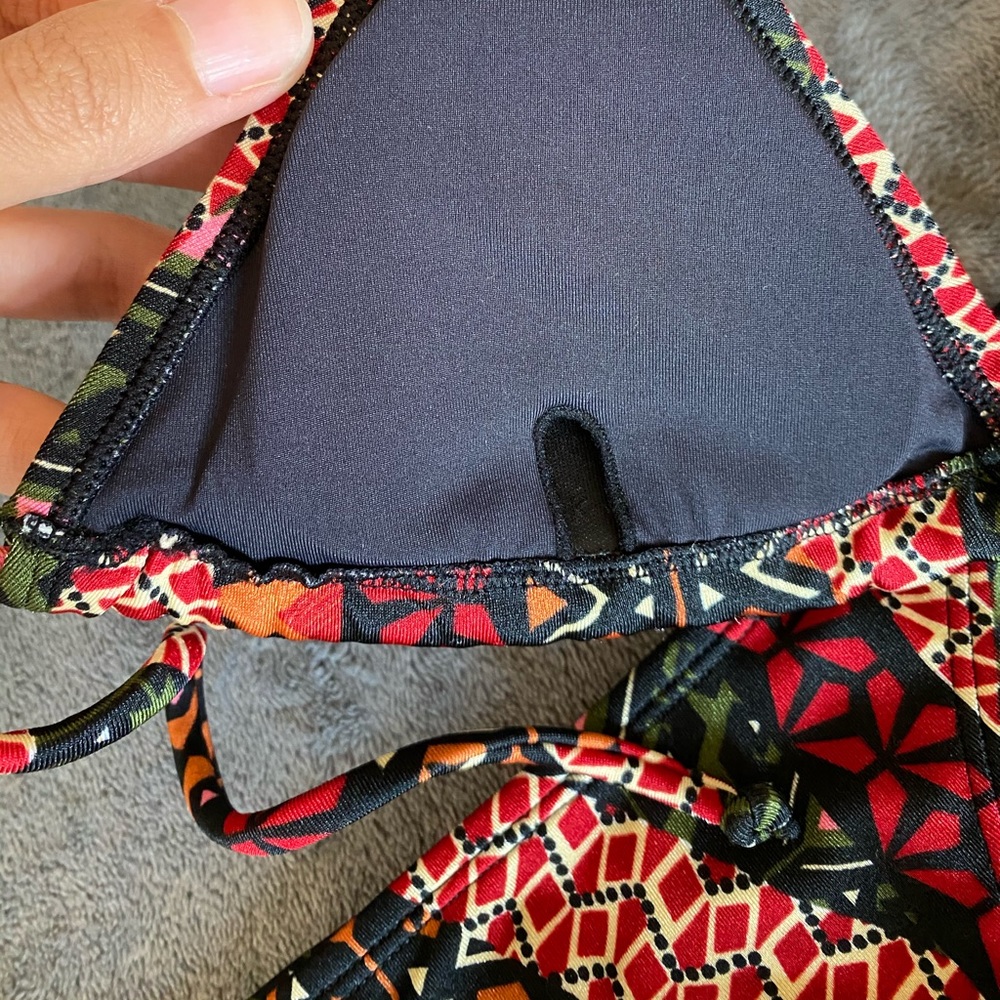 Brazilian Ripple Red Bikini - Picture 7 of 8